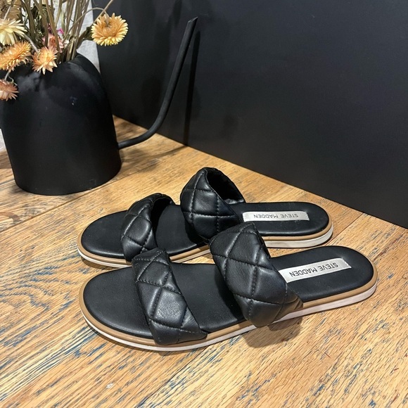 STEVE MADDEN – Black Quilted Slide Sandals – Size 8 - Picture 1 of 8